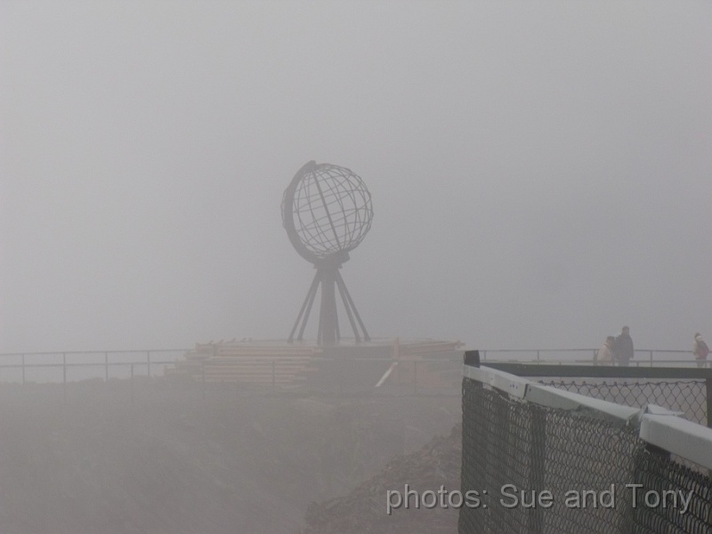 day 8 breakfast at nordkap 0093.jpg - looking back from the other side